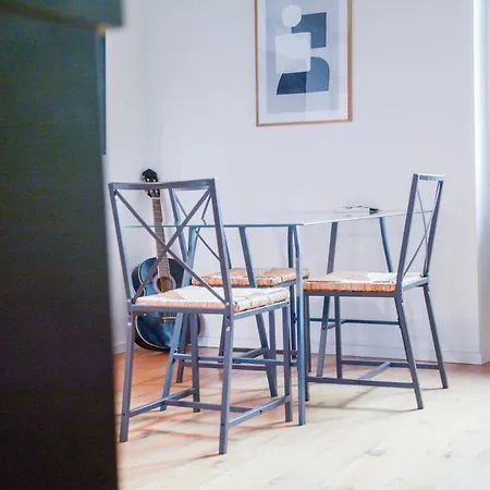 Montenero Flat - Elegant, Modern & Comfortable Apartament Mediolan